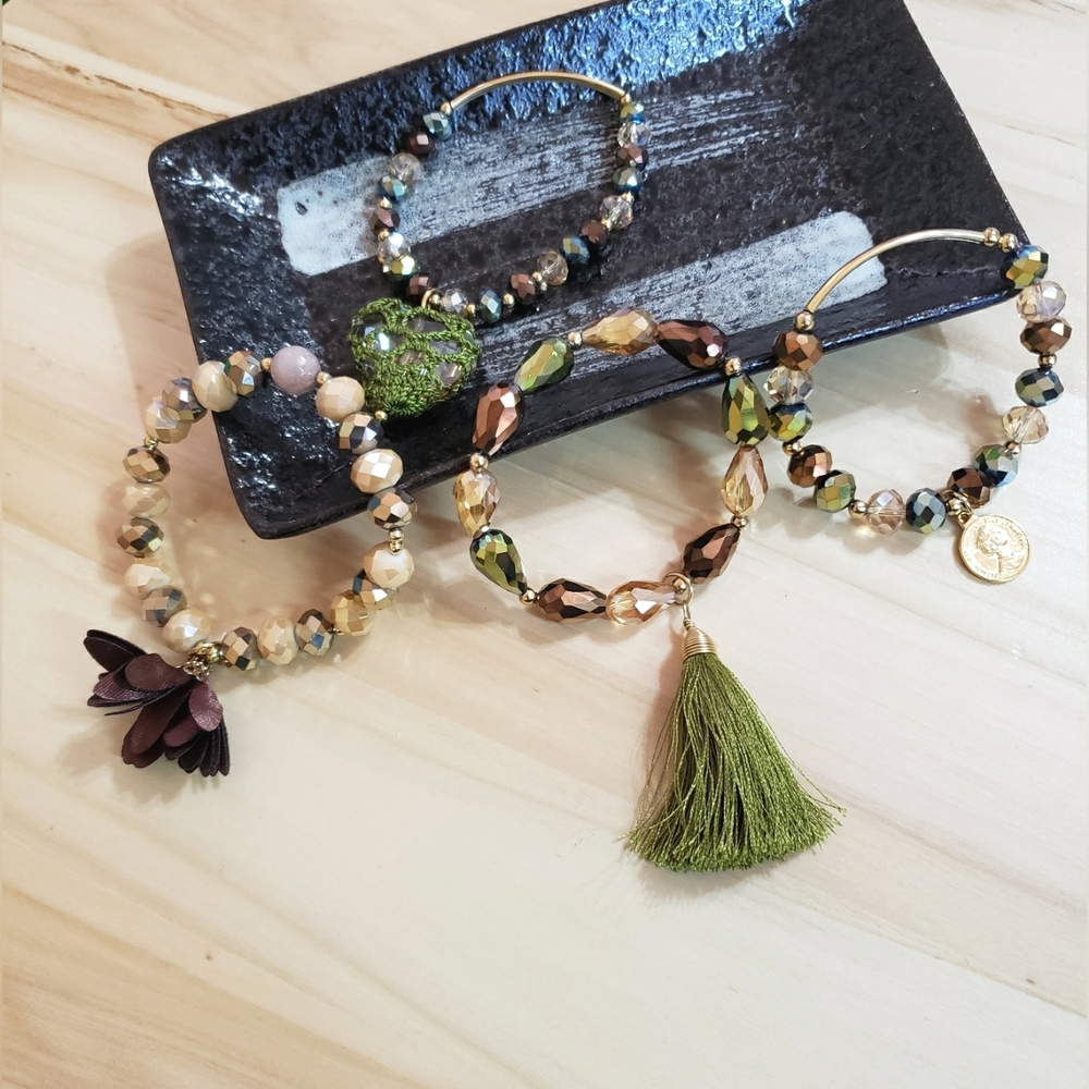 Gold Plated Agate Beaded Artisanal Stretchable Bracelets 3 Colors Options!